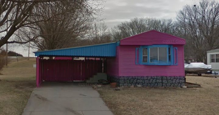 Villa Village: 2404 N 8th St, Red Oak, IA 51566